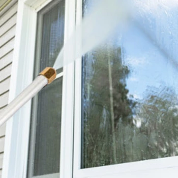 cleaning window with HydroBlast Power Nozzle